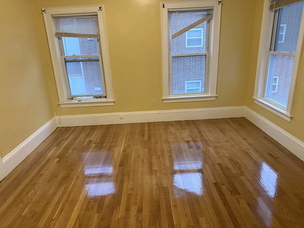 2 bed, 1 bath apartment for rent at 42 Essex Unit 2, Saugus — photo 7 of 25