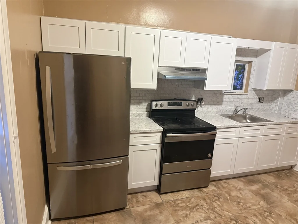 2 bed, 1 bath apartment for rent at 42 Essex Unit 2, Saugus — photo 16 of 25