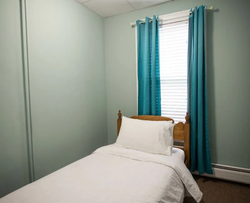 2 bed, 1 bath apartment for rent at 42 Everett St Unit 2, East Boston — photo 8 of 36