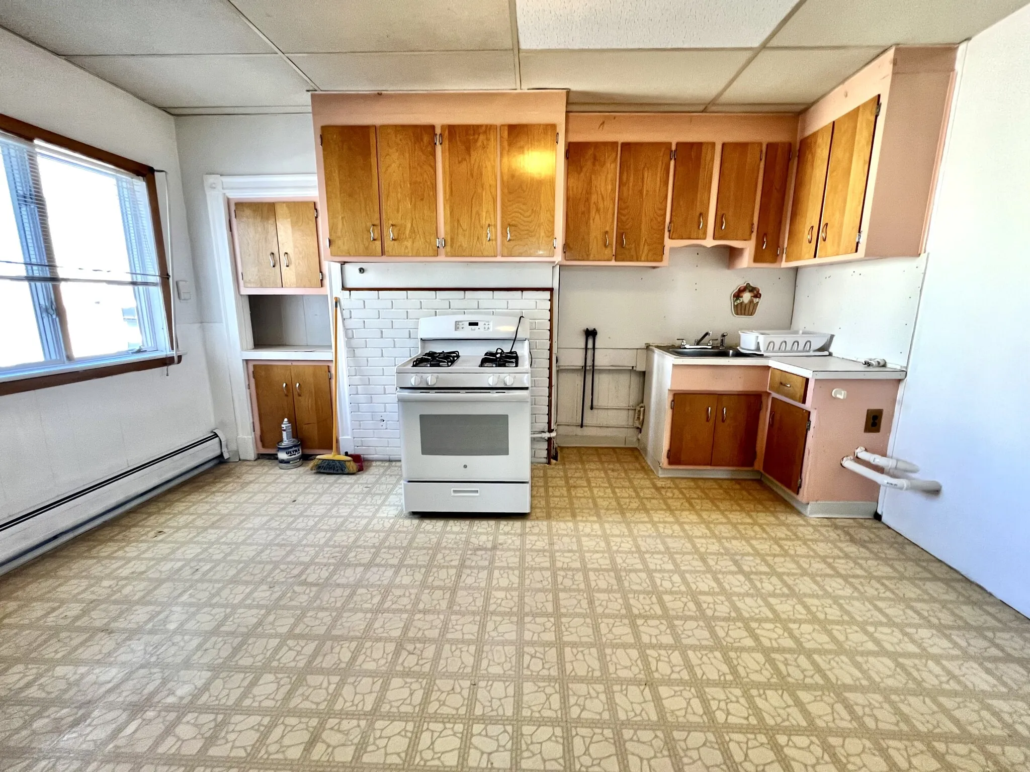 3 bed, 1 bath apartment for rent at 42 Everett St Unit 3, East Boston