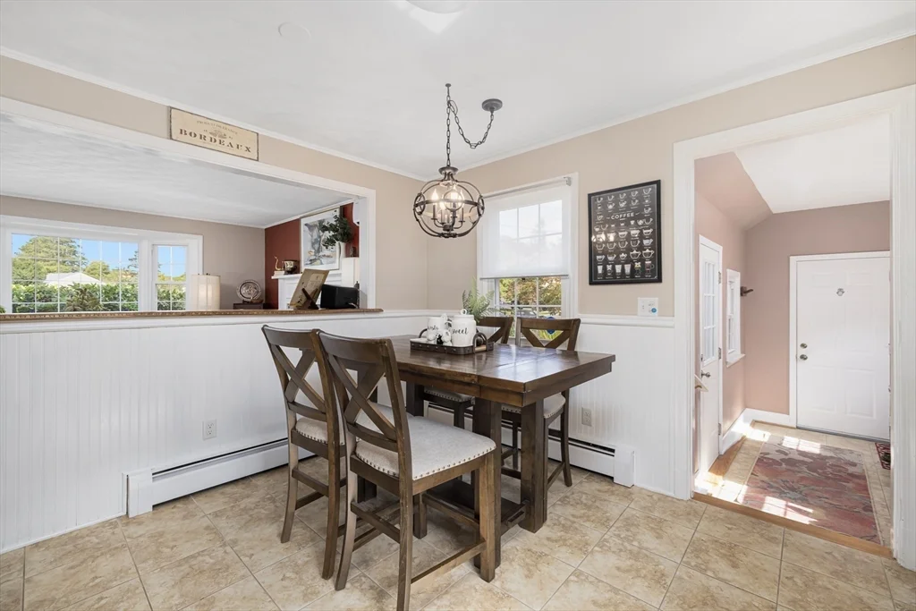 3 bed, 2 bath apartment for rent at 42 Fairmount St, New Bedford — photo 9 of 40