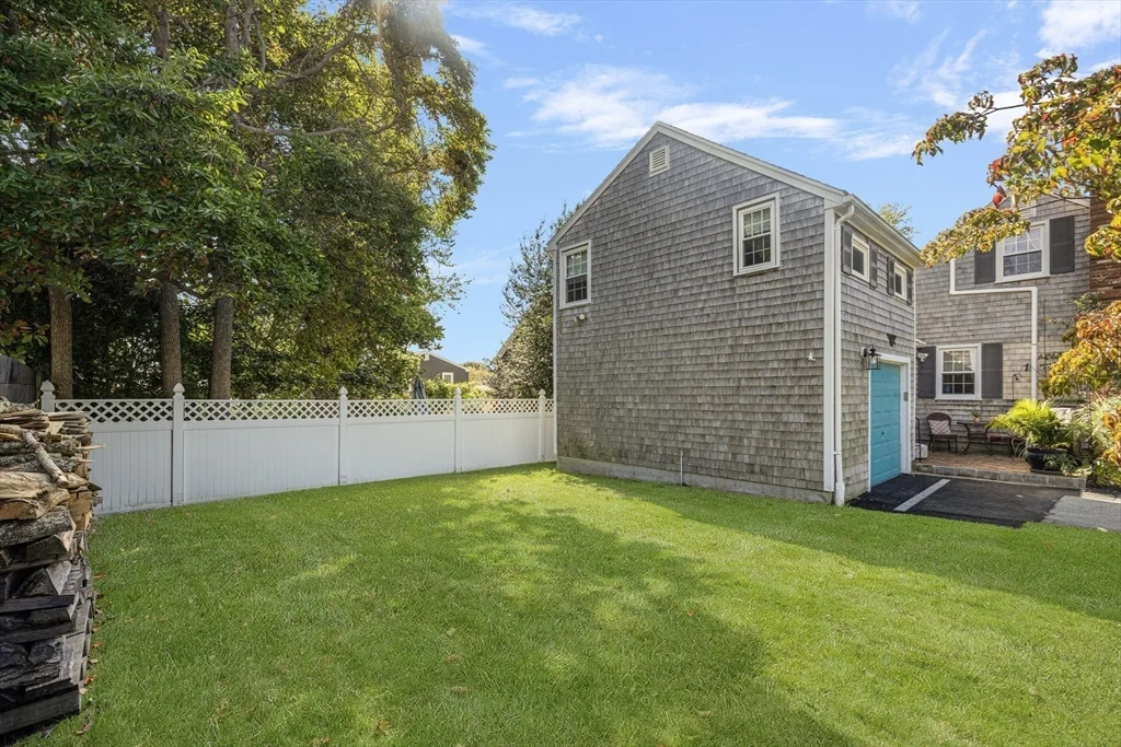 3 bed, 2 bath apartment for rent at 42 Fairmount St, New Bedford — photo 32 of 40