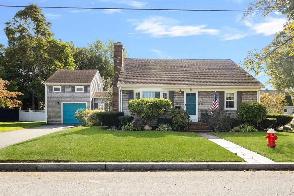 3 bed, 2 bath apartment for rent at 42 Fairmount St, New Bedford — photo 1 of 40