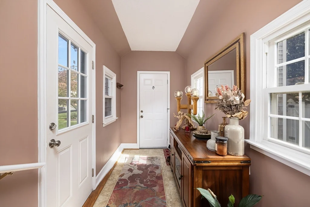 3 bed, 2 bath apartment for rent at 42 Fairmount St, New Bedford — photo 12 of 40
