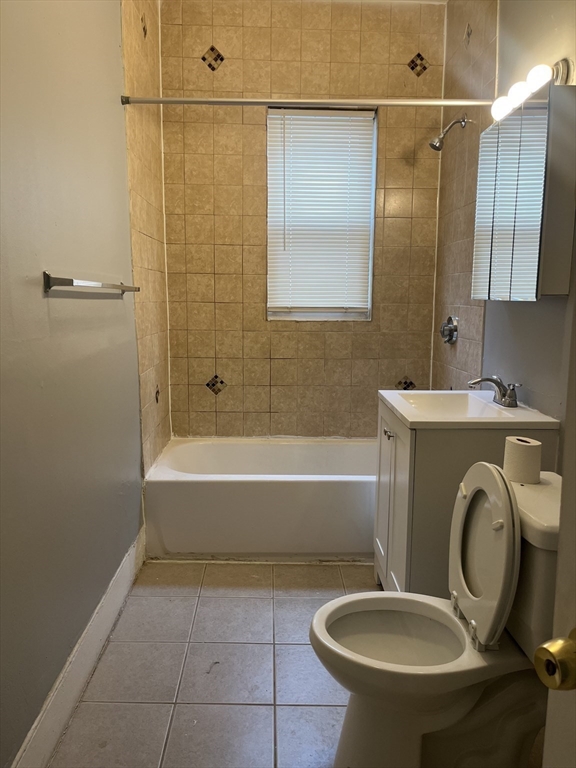 4 bed, 1 bath apartment for rent at 42 Floyd St Unit 2, Dorchester — photo 7 of 13