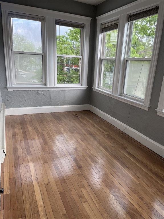 4 bed, 1 bath apartment for rent at 42 Floyd St Unit 2, Dorchester — photo 4 of 13