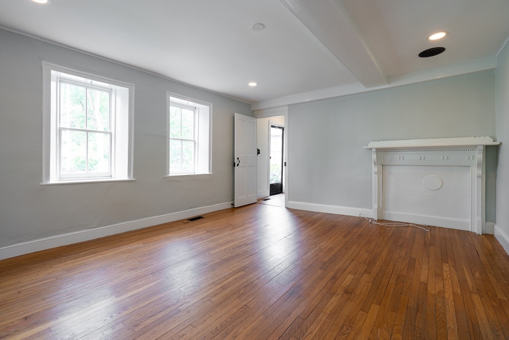 2 bed, 1 bath apartment for rent at 42 Forest St Unit 1, Lexington — photo 4 of 9
