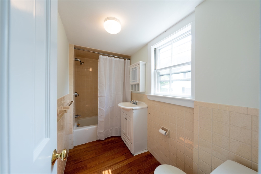 2 bed, 1 bath apartment for rent at 42 Forest St Unit 1, Lexington — photo 6 of 9