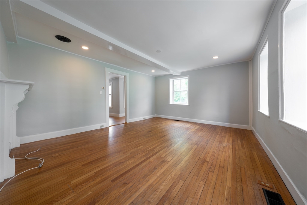 2 bed, 1 bath apartment for rent at 42 Forest St Unit 1, Lexington — photo 5 of 9