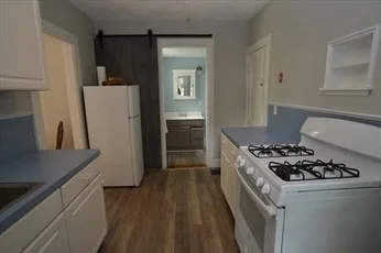 1 bed, 1 bath apartment for rent at 42 Front St, Beverly — photo 5 of 13