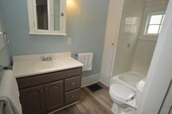 1 bed, 1 bath apartment for rent at 42 Front St, Beverly — photo 3 of 13