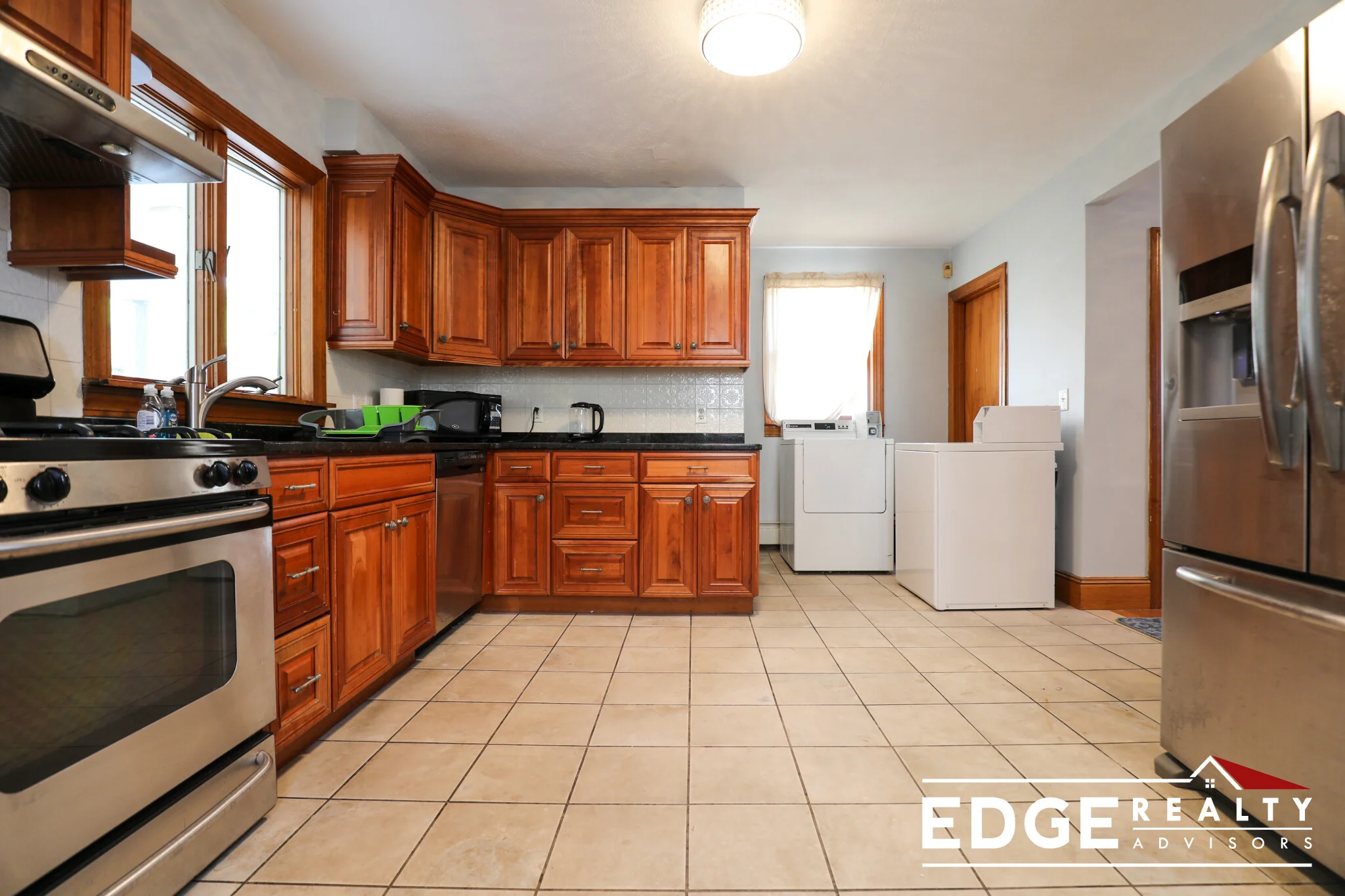 4.5 bed, 1.5 bath apartment for rent at 42 Gerrish St Unit N/A, Oak Square — photo 2 of 12
