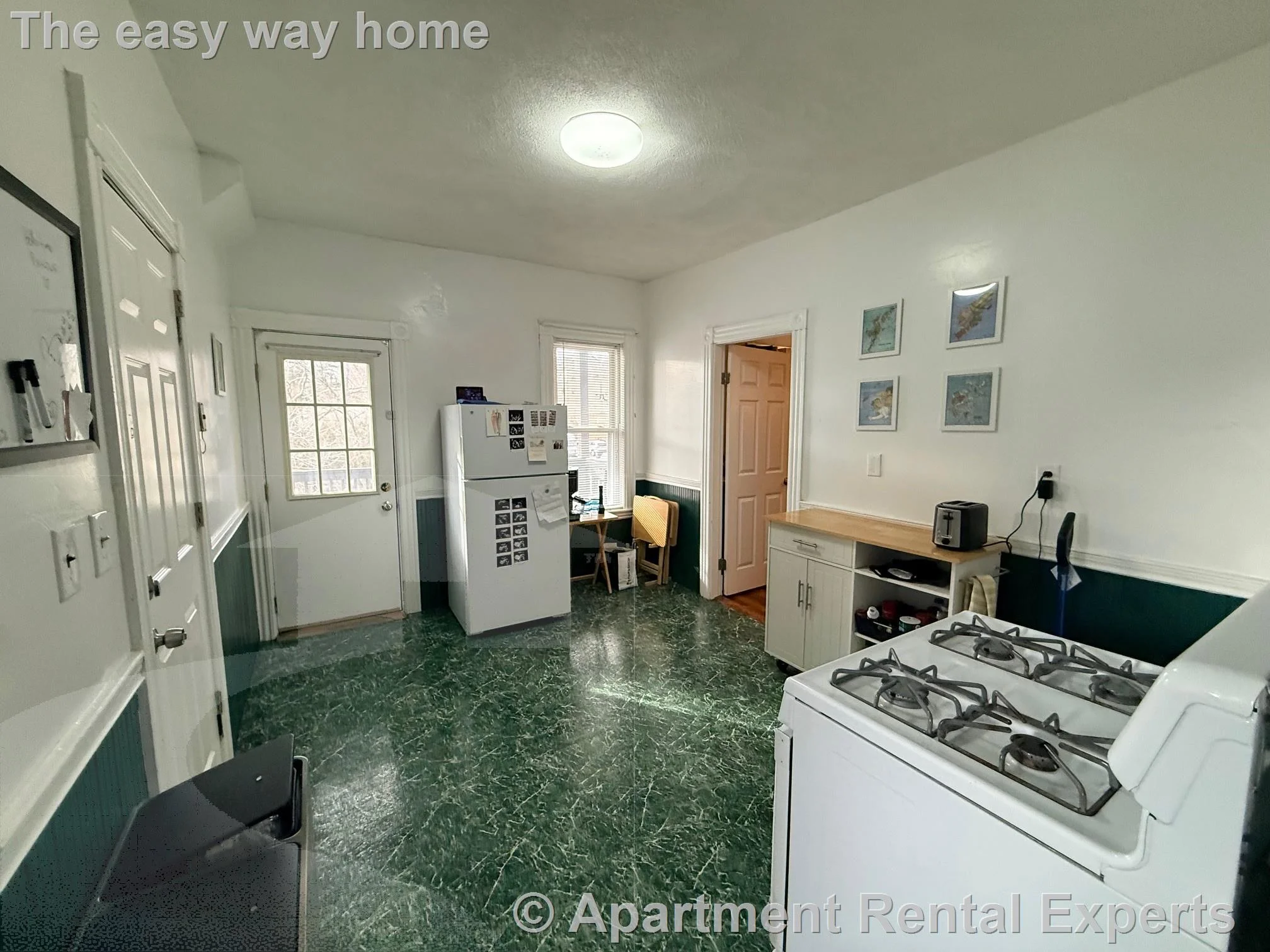 2 bed, 1 bath apartment for rent at 42 Gibbens St Unit 2, Spring Hill — photo 1 of 11