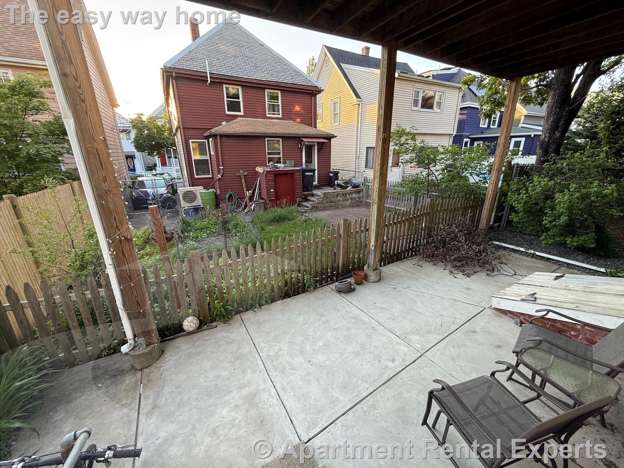 2 bed, 1 bath apartment for rent at 42 Glenwood Rd Unit 1, Magoun Square — photo 10 of 11