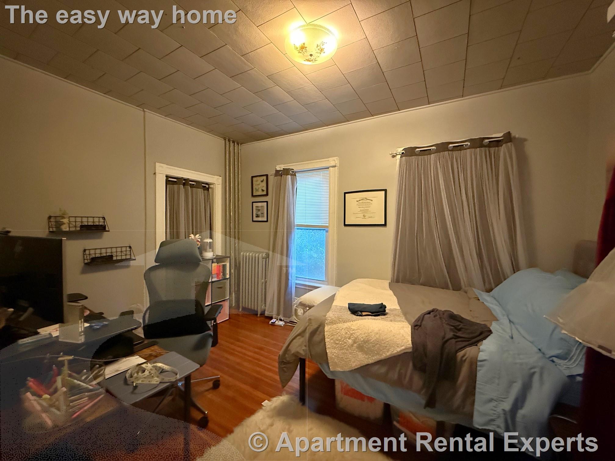 2 bed, 1 bath apartment for rent at 42 Glenwood Rd Unit 1, Magoun Square — photo 3 of 11