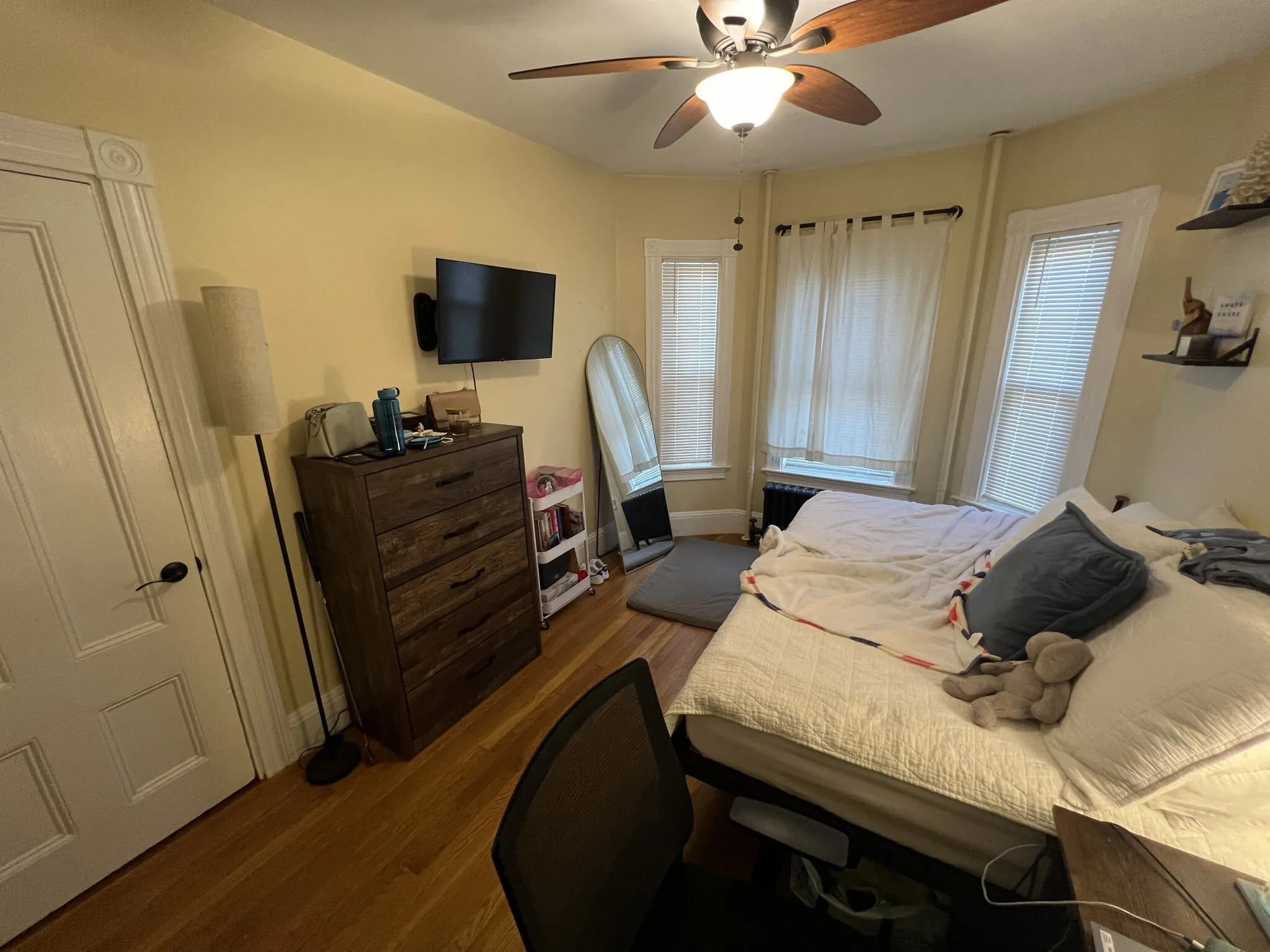4 bed, 2 bath apartment for rent at 42 Gorham St Unit 1, Davis Square — photo 17 of 27