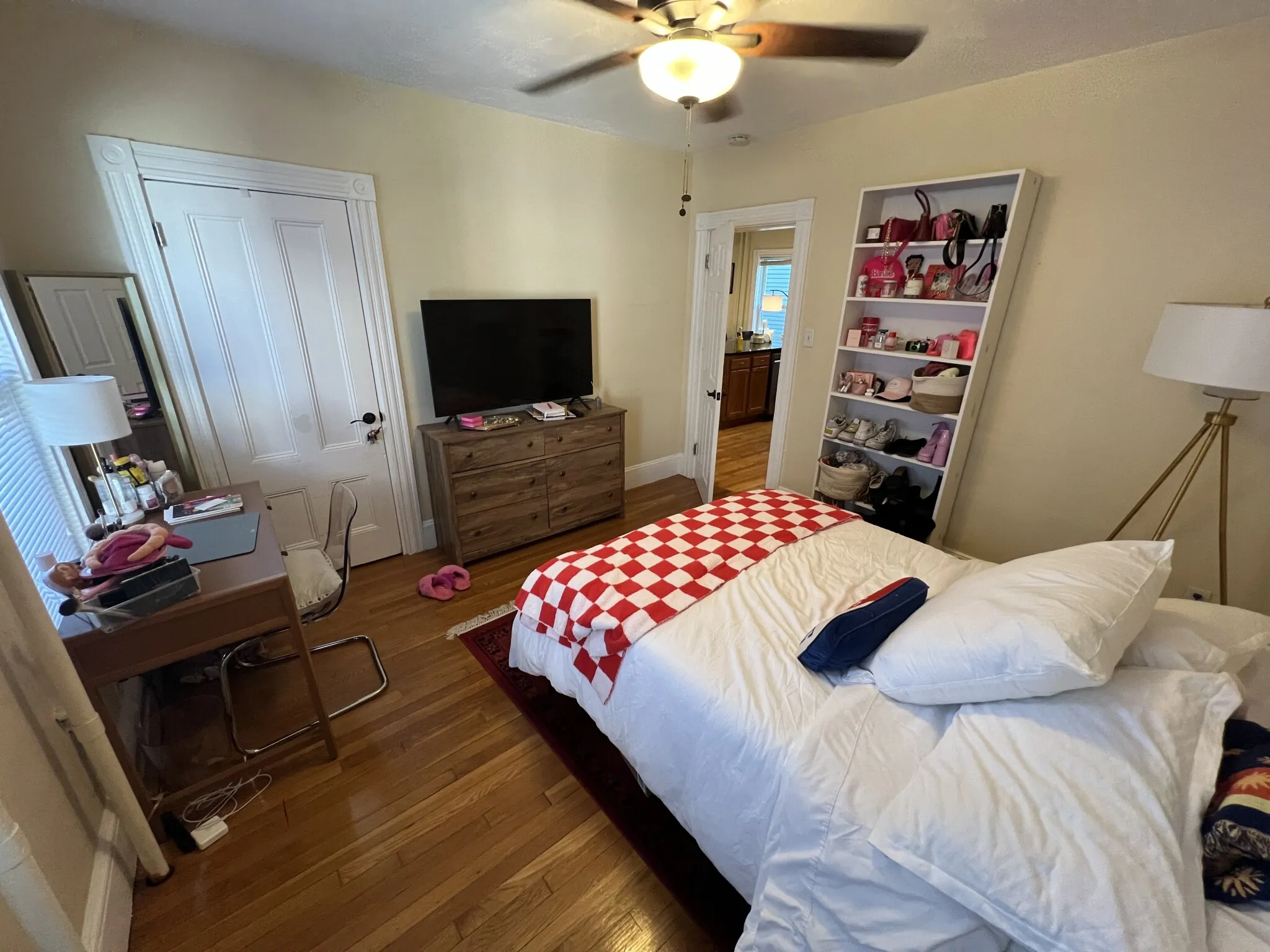 4 bed, 2 bath apartment for rent at 42 Gorham St Unit 1, Davis Square — photo 13 of 27