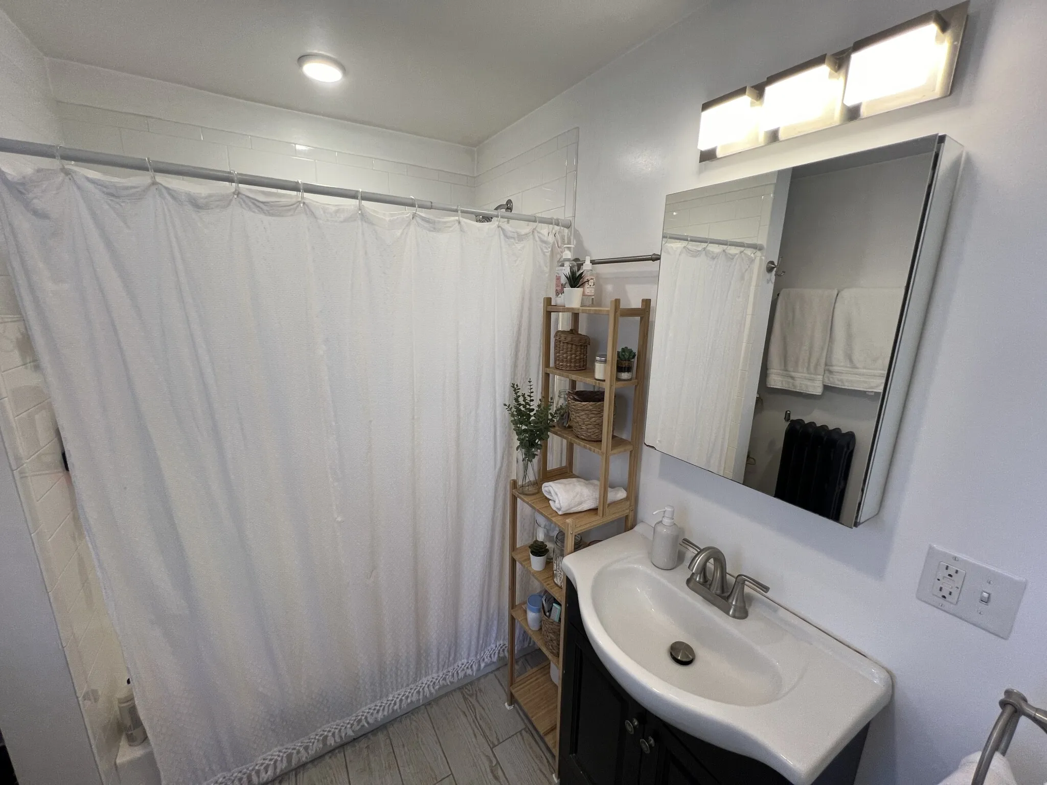 4 bed, 2 bath apartment for rent at 42 Gorham St Unit 1, Davis Square — photo 25 of 27