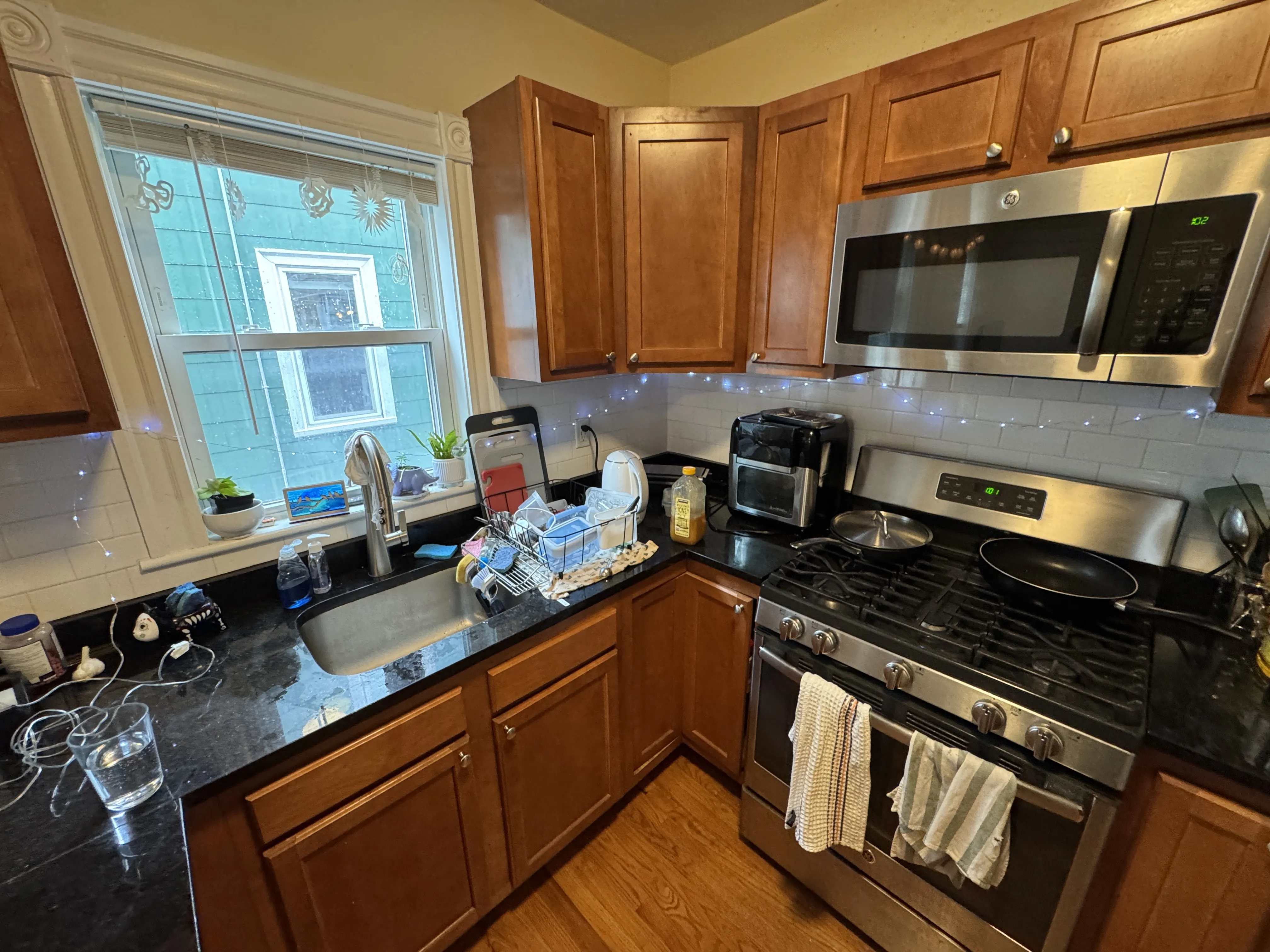 4 bed, 2 bath apartment for rent at 42 Gorham St Unit 2, Teele Square — photo 4 of 25