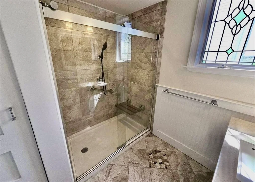 5 bed, 2 bath apartment for rent at 42 Grampian Way Unit 3, Dorchester — photo 11 of 24