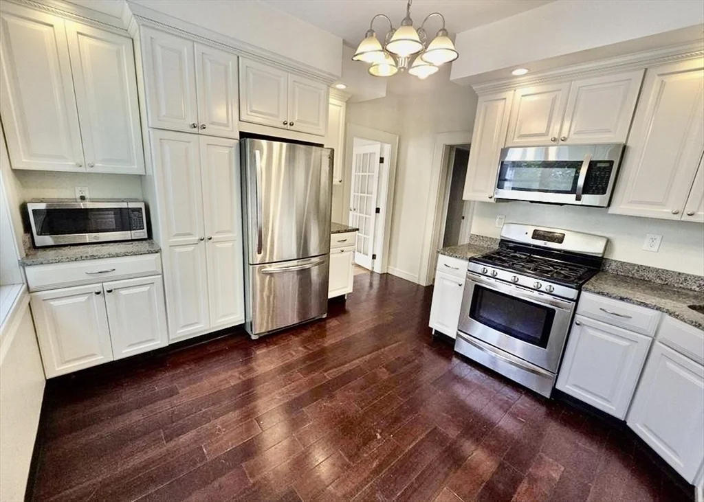 5 bed, 2 bath apartment for rent at 42 Grampian Way Unit 3, Dorchester — photo 2 of 24