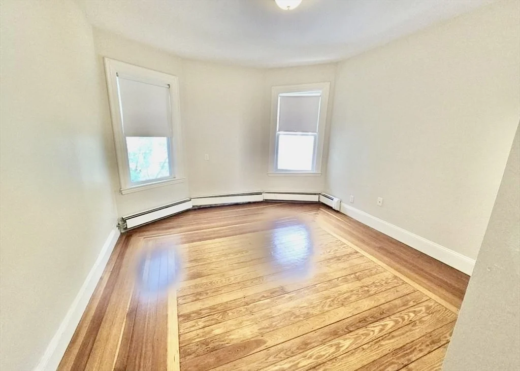 5 bed, 2 bath apartment for rent at 42 Grampian Way Unit 3, Dorchester — photo 9 of 24