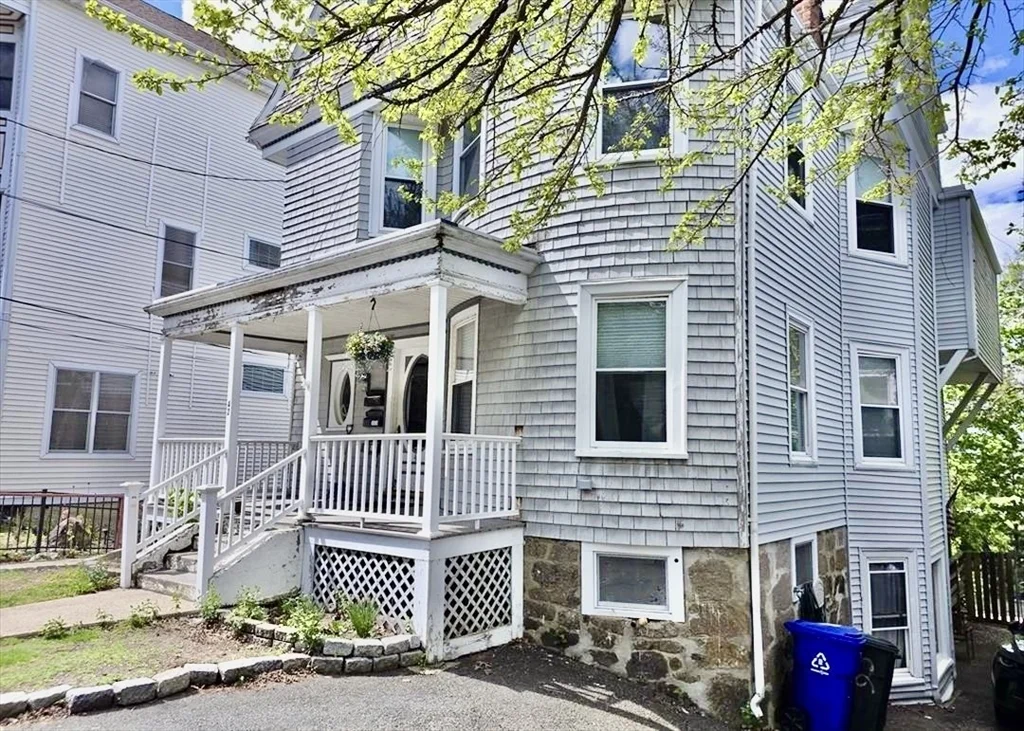 5 bed, 2 bath apartment for rent at 42 Grampian Way Unit 3, Dorchester — photo 3 of 24