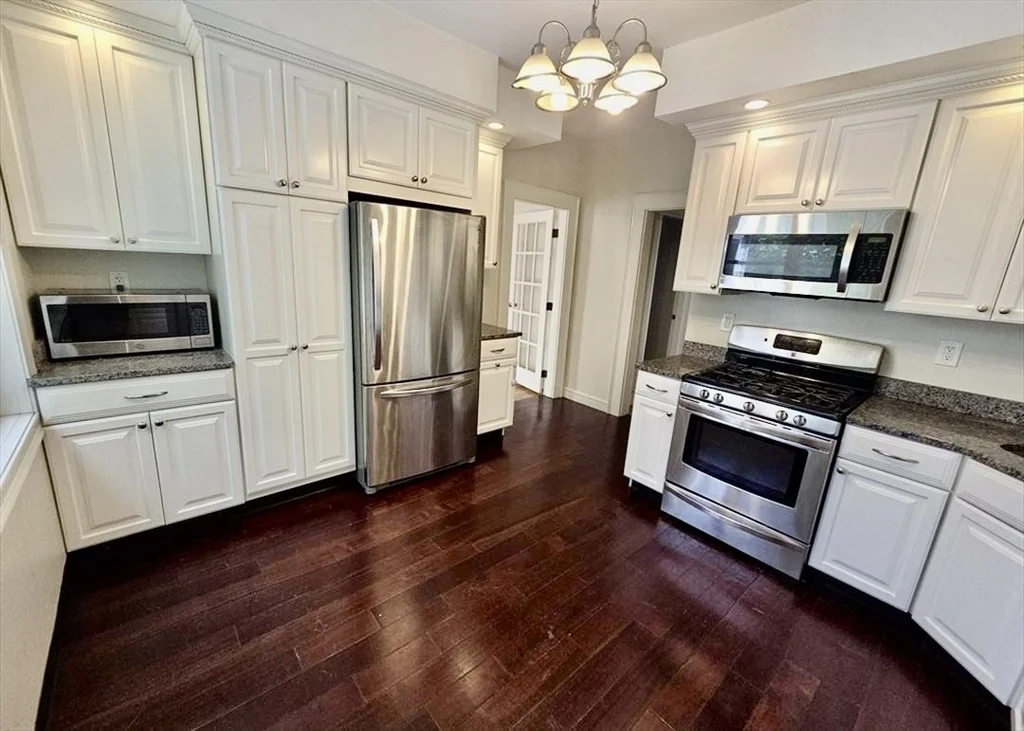 5 bed, 2 bath apartment for rent at 42 Grampian Way Unit 3, Dorchester — photo 20 of 24