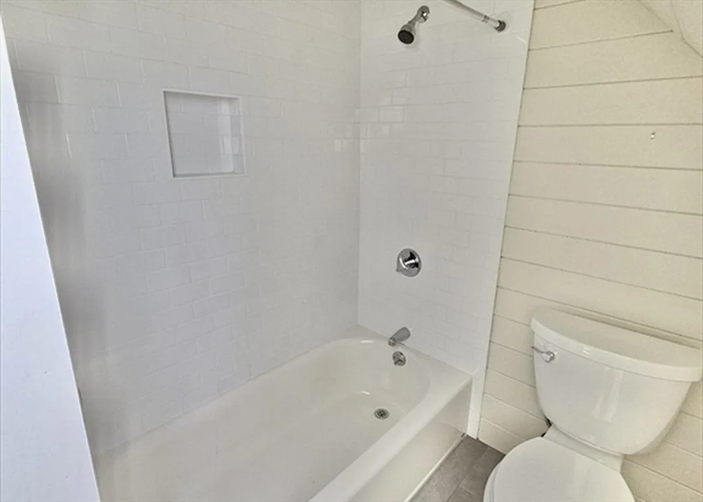 5 bed, 2 bath apartment for rent at 42 Grampian Way Unit 3, Dorchester — photo 14 of 24