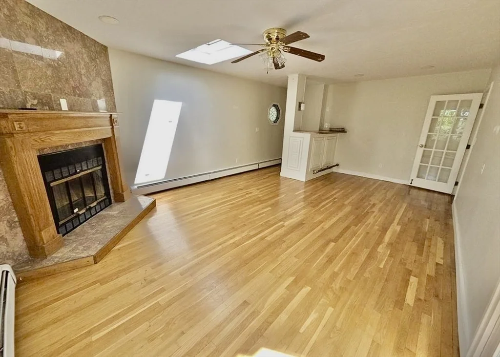 5 bed, 2 bath apartment for rent at 42 Grampian Way Unit 3, Dorchester — photo 6 of 24