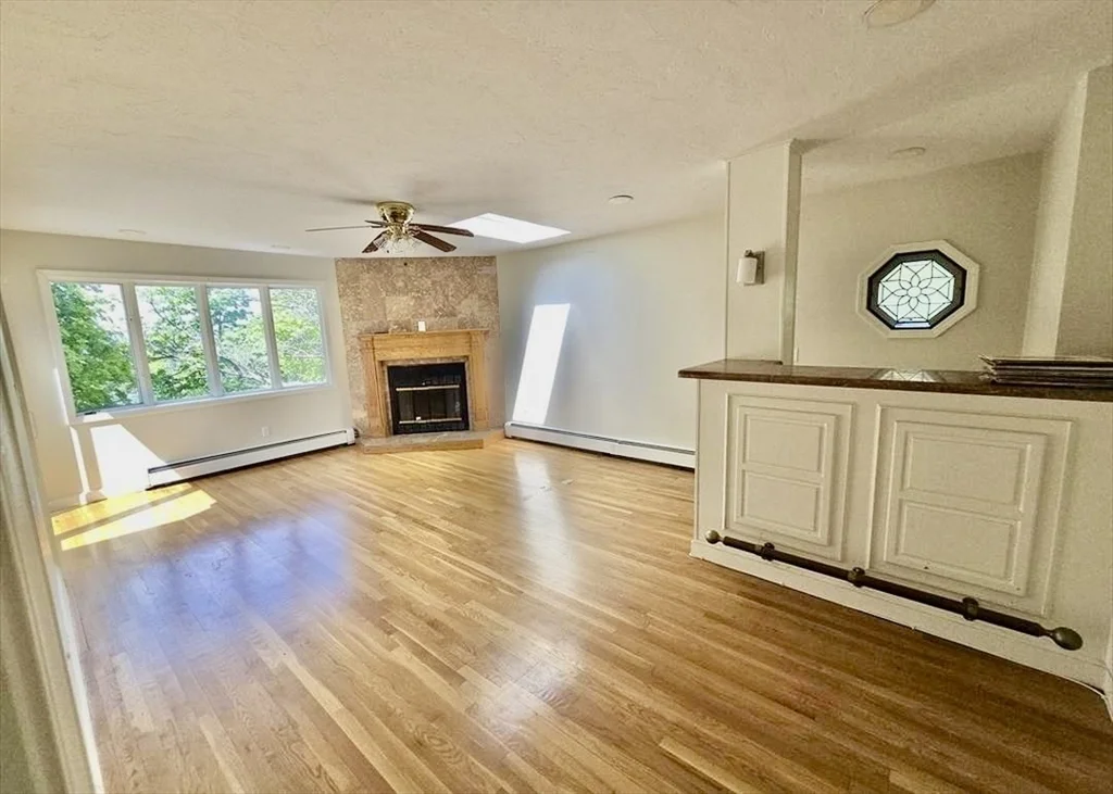 5 bed, 2 bath apartment for rent at 42 Grampian Way Unit 3, Dorchester — photo 5 of 24