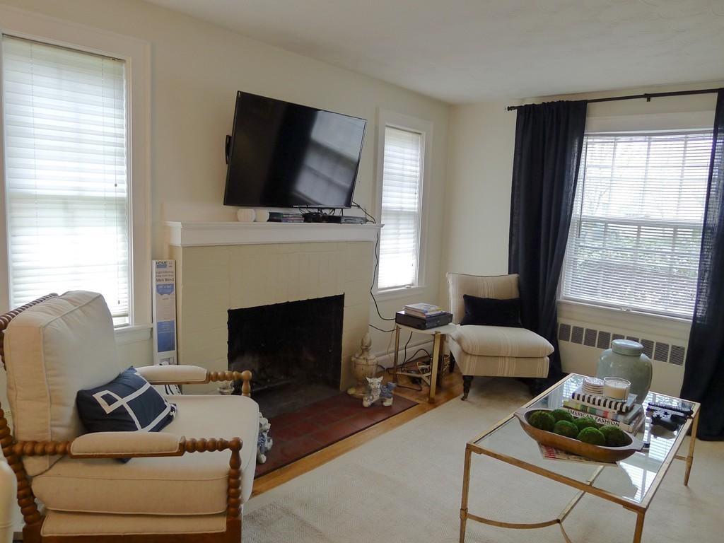 2 bed, 1 bath apartment for rent at 42 Hatfield Rd Unit 1, West Newton — photo 3 of 3