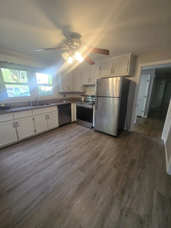 3 bed, 1 bath apartment for rent at 42 Iowa St, Tatnuck — photo 4 of 25