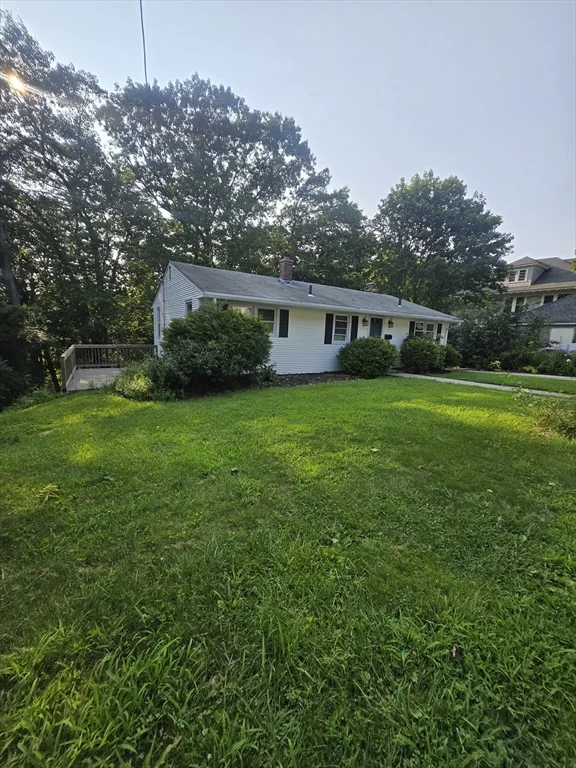 3 bed, 1 bath apartment for rent at 42 Iowa St, Tatnuck — photo 2 of 25