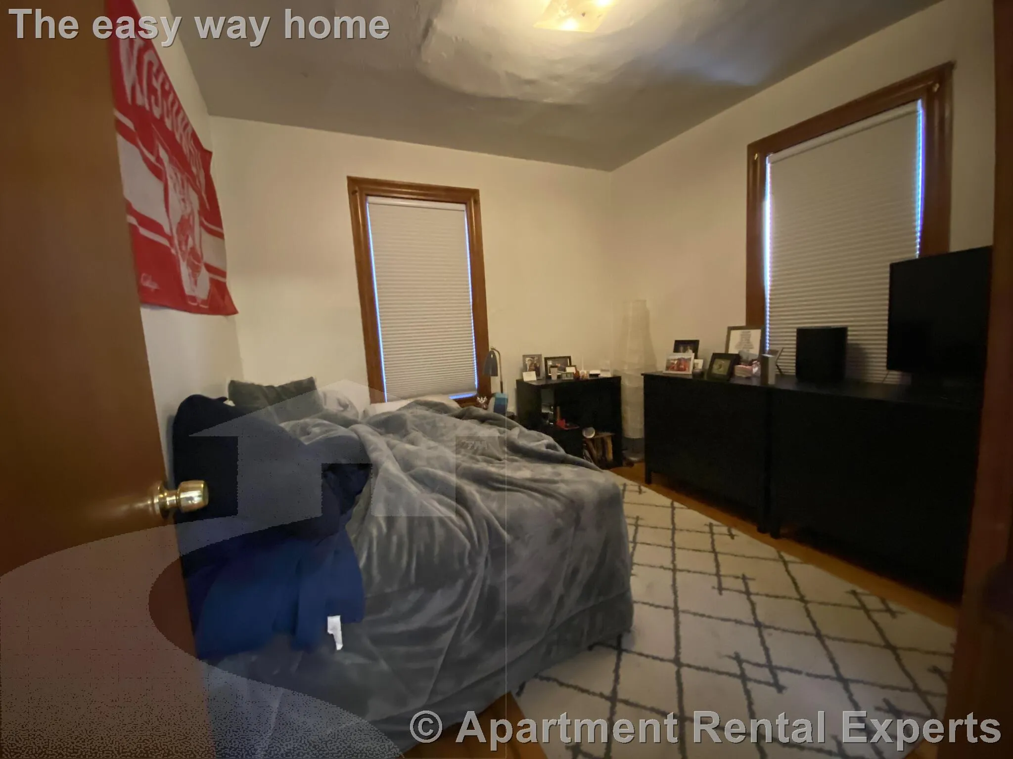 4 bed, 1 bath apartment for rent at 42 Jay St, Riverside — photo 4 of 12