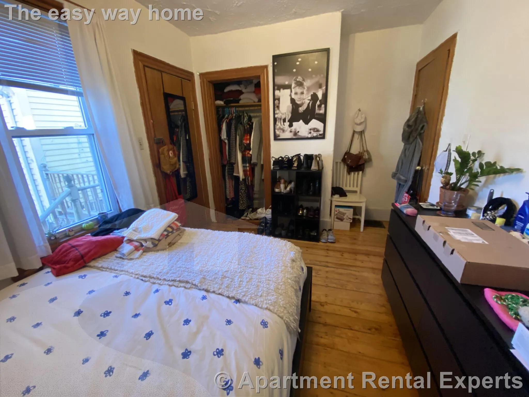 4 bed, 1 bath apartment for rent at 42 Jay St, Riverside — photo 2 of 12