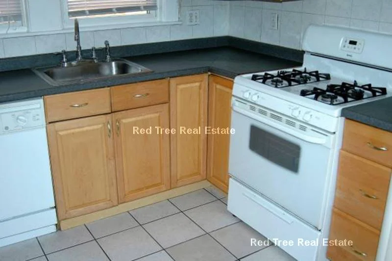 5 bed, 2 bath apartment for rent at 42 Kirkwood Rd Unit 1, Brighton — photo 11 of 17