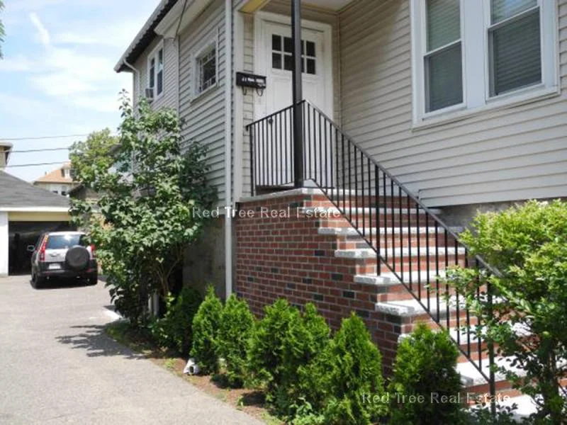 5 bed, 2 bath apartment for rent at 42 Kirkwood Rd Unit 1, Brighton — photo 17 of 17