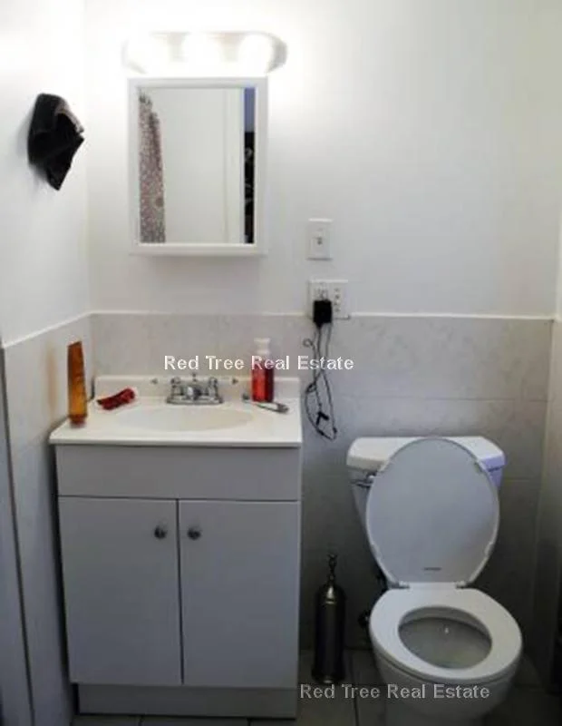 5 bed, 2 bath apartment for rent at 42 Kirkwood Rd Unit 1, Brighton — photo 13 of 17