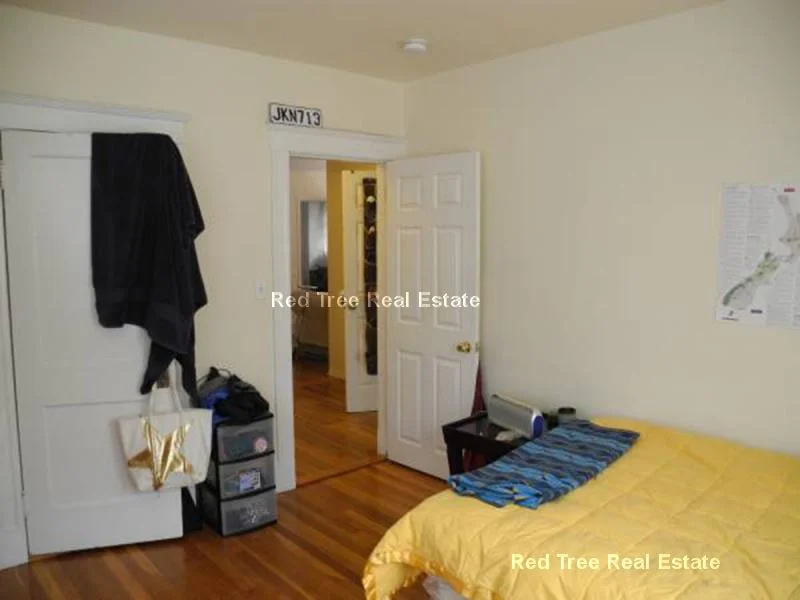 5 bed, 2 bath apartment for rent at 42 Kirkwood Rd Unit 1, Brighton — photo 2 of 17