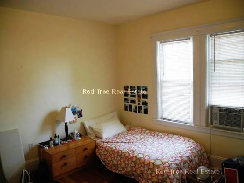 5 bed, 2 bath apartment for rent at 42 Kirkwood Rd Unit 1, Brighton — photo 14 of 17