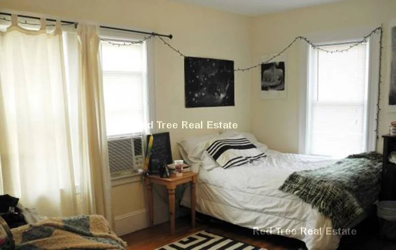 5 bed, 2 bath apartment for rent at 42 Kirkwood Rd Unit 1, Brighton — photo 5 of 17