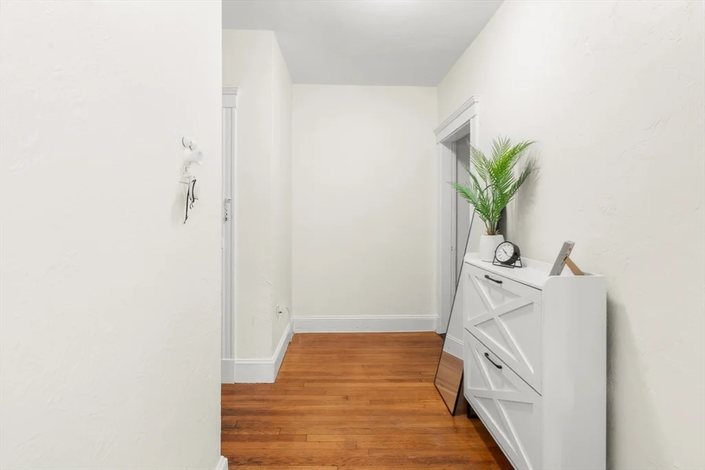 1 bed, 1 bath apartment for rent at 42 Linnaean St Unit 2, Neighborhood Nine — photo 4 of 18