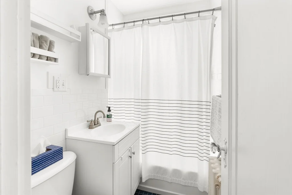 1 bed, 1 bath apartment for rent at 42 Linnaean St Unit 2, Neighborhood Nine — photo 7 of 18