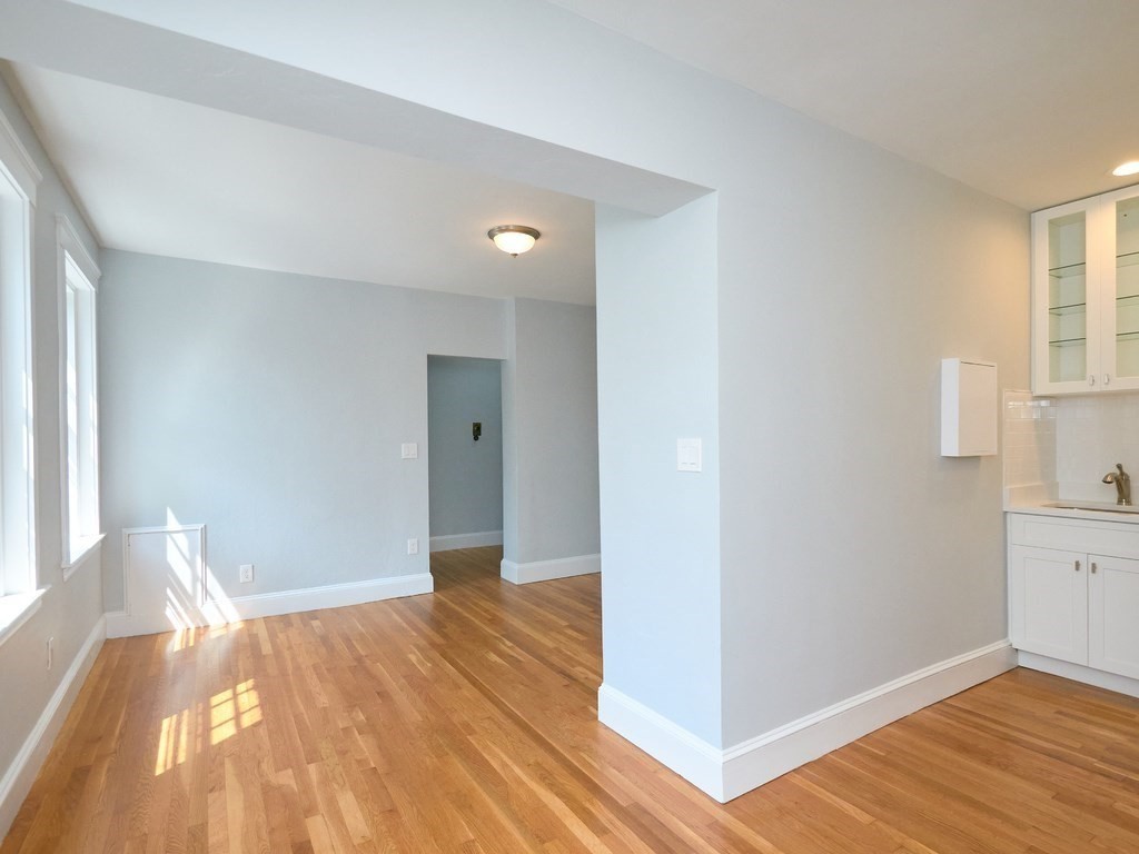 Studio bed, 1 bath apartment for rent at 42 Linnaean St Unit 6, Neighborhood Nine — photo 3 of 11