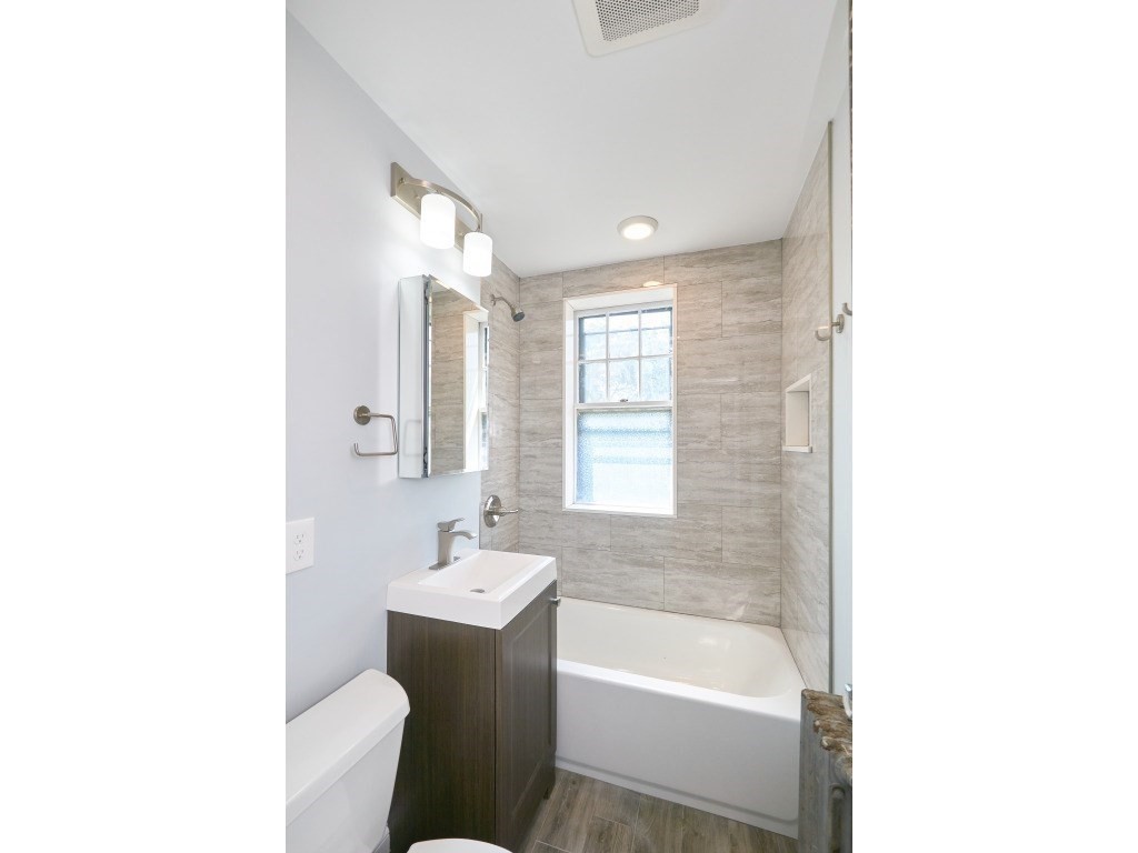 Studio bed, 1 bath apartment for rent at 42 Linnaean St Unit 6, Neighborhood Nine — photo 8 of 11
