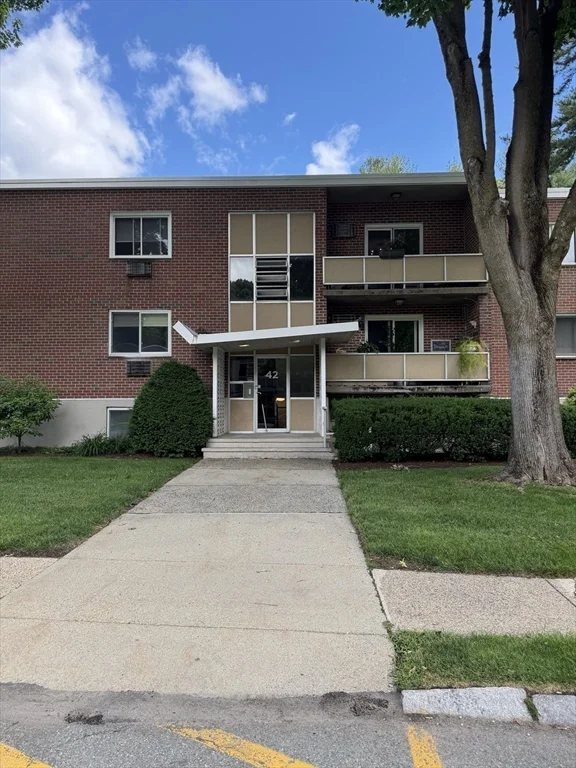 2 bed, 1 bath apartment for rent at 42 Lionel Ave Unit C, Waltham — photo 11 of 11