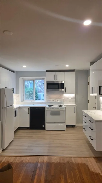 2 bed, 1 bath apartment for rent at 42 Lionel Ave Unit C, Waltham — photo 3 of 11