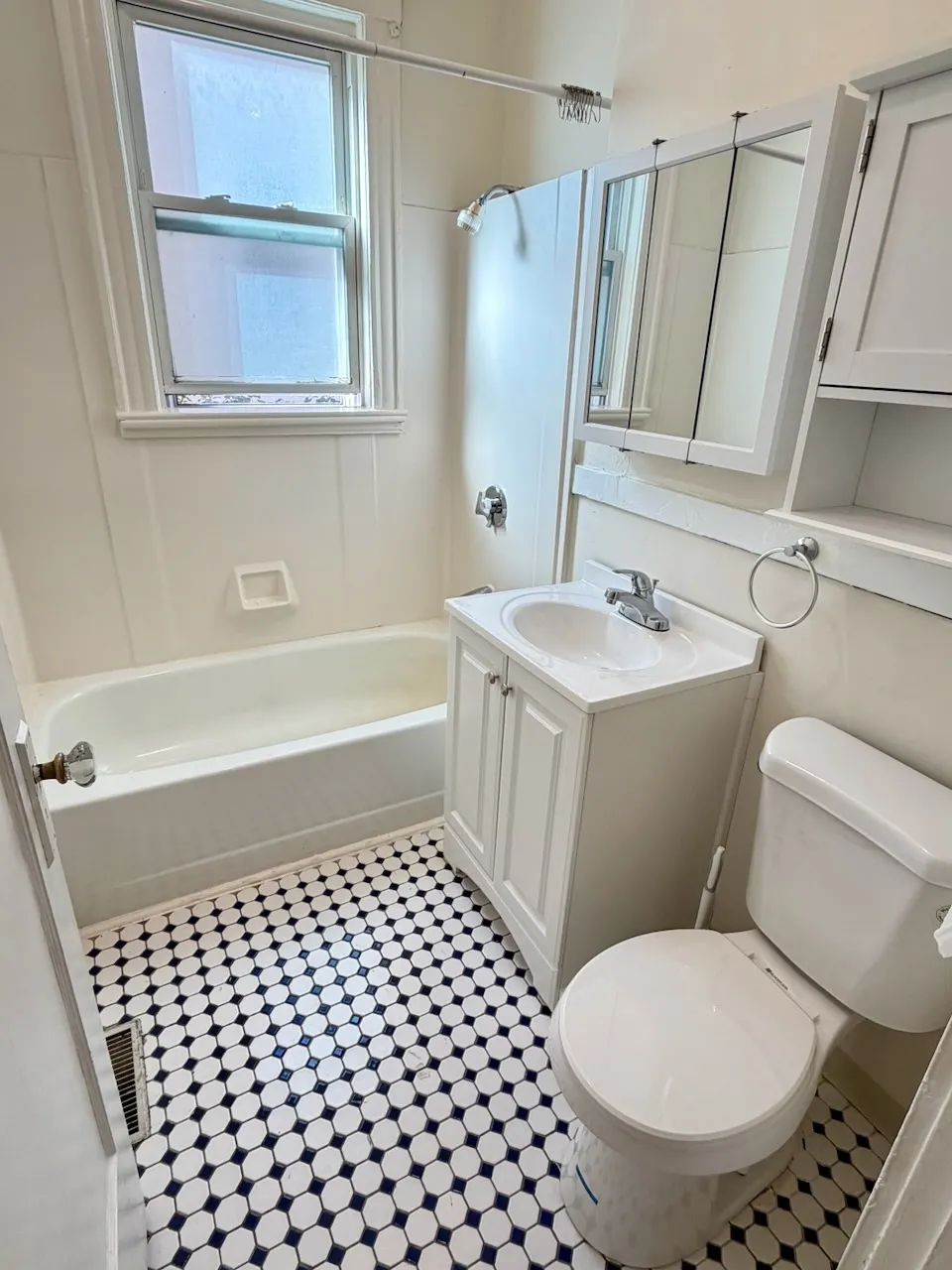 1 bed, 1 bath apartment for rent at 42 Long Ave Unit 2, Brighton — photo 9 of 10