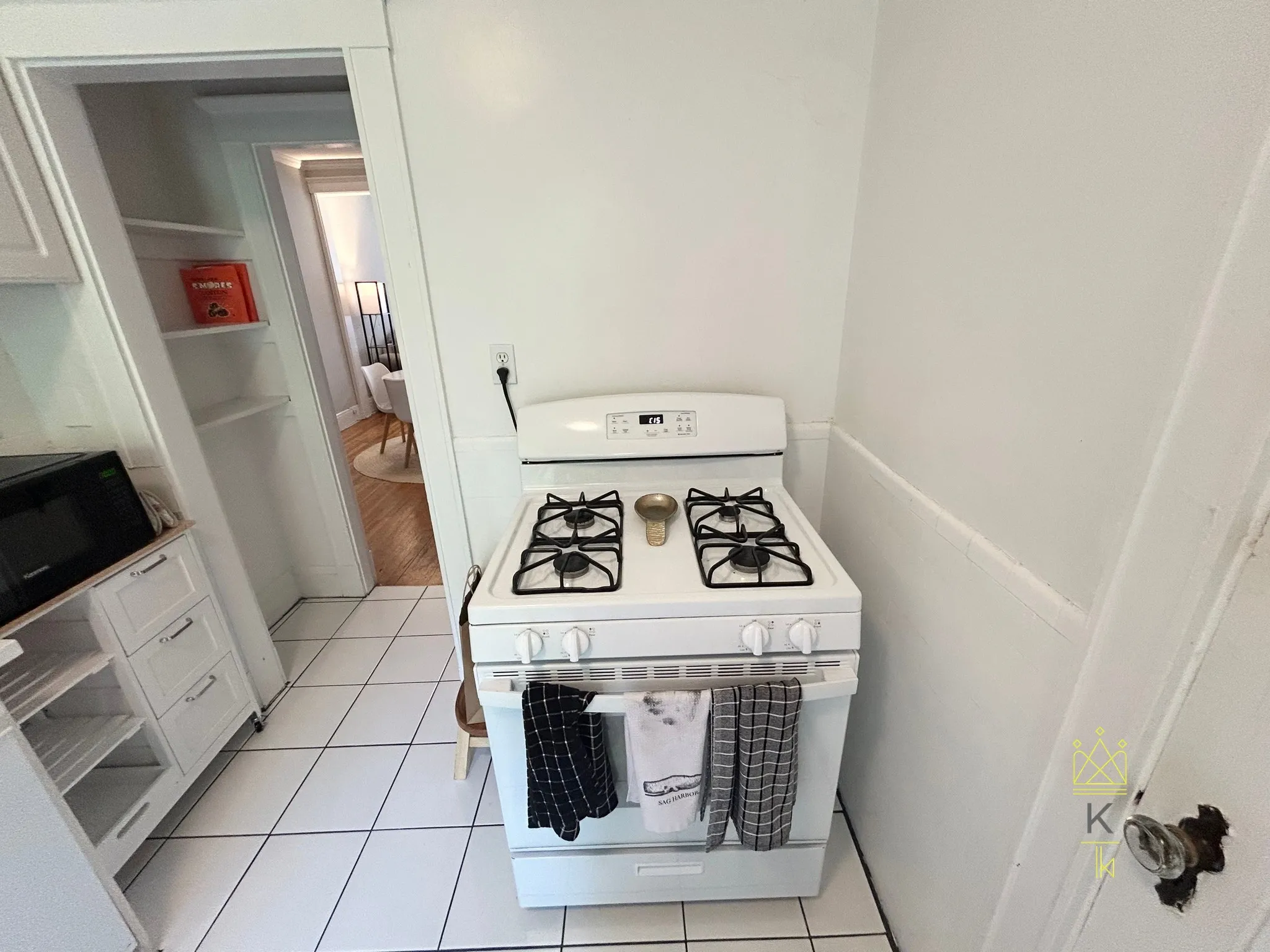 2 bed, 1 bath apartment for rent at 42 Longwood Ave Unit 4, Coolidge Corner — photo 8 of 9